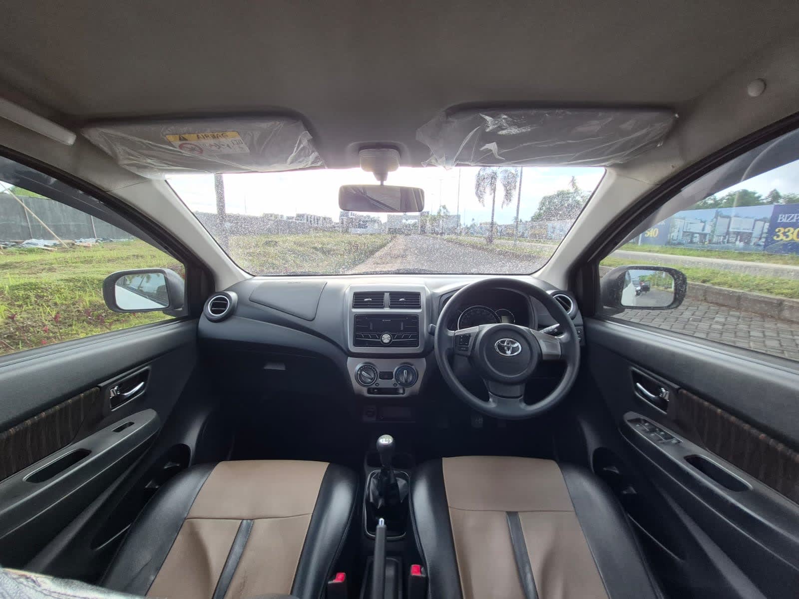 Toyota Agya 1.2 TRD manual — Tampak Depan